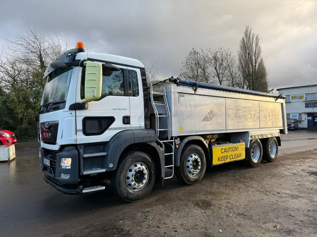 MAN TGS 32.400 Tipper 8x4 - RHD - Kipper: das Bild 2 MAN TGS 32.400 Tipper 8x4 - RHD - Kipper: das Bild 2