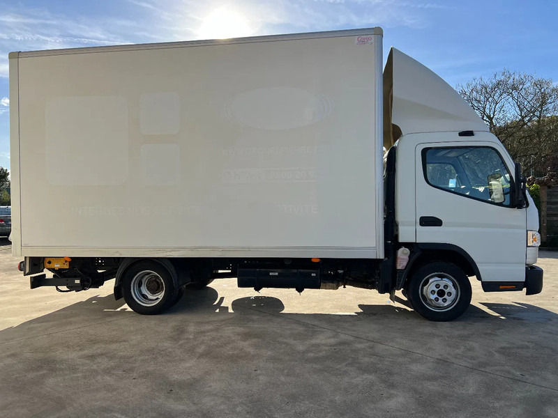 Mitsubishi Canter - Koffer Transporter: das Bild 4 Mitsubishi Canter - Koffer Transporter: das Bild 4