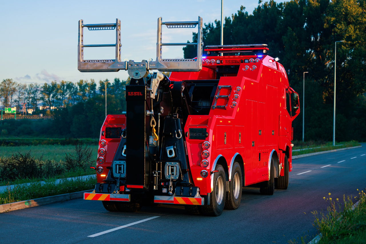 Abschleppwagen neu kaufen Volvo FH NEW ER4120 5 winches T-REX Volvo FH 540 8x4 WB6,0 White or RED: das Bild 11 Abschleppwagen neu kaufen Volvo FH NEW ER4120 5 winches T-REX Volvo FH 540 8x4 WB6,0 White or RED: das Bild 11