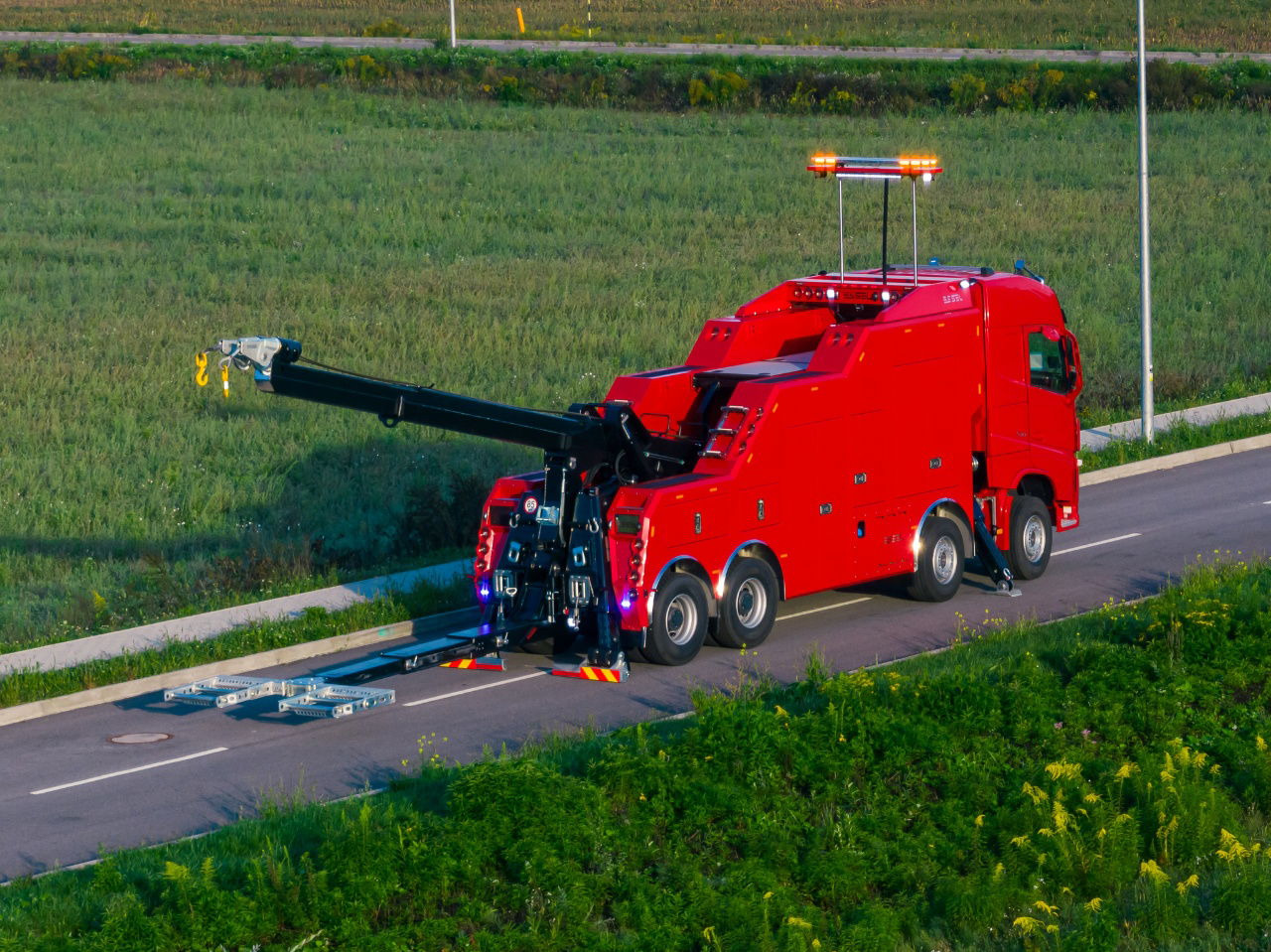 Abschleppwagen neu kaufen Volvo FH NEW ER4120 5 winches T-REX Volvo FH 540 8x4 WB6,0 White or RED: das Bild 7 Abschleppwagen neu kaufen Volvo FH NEW ER4120 5 winches T-REX Volvo FH 540 8x4 WB6,0 White or RED: das Bild 7