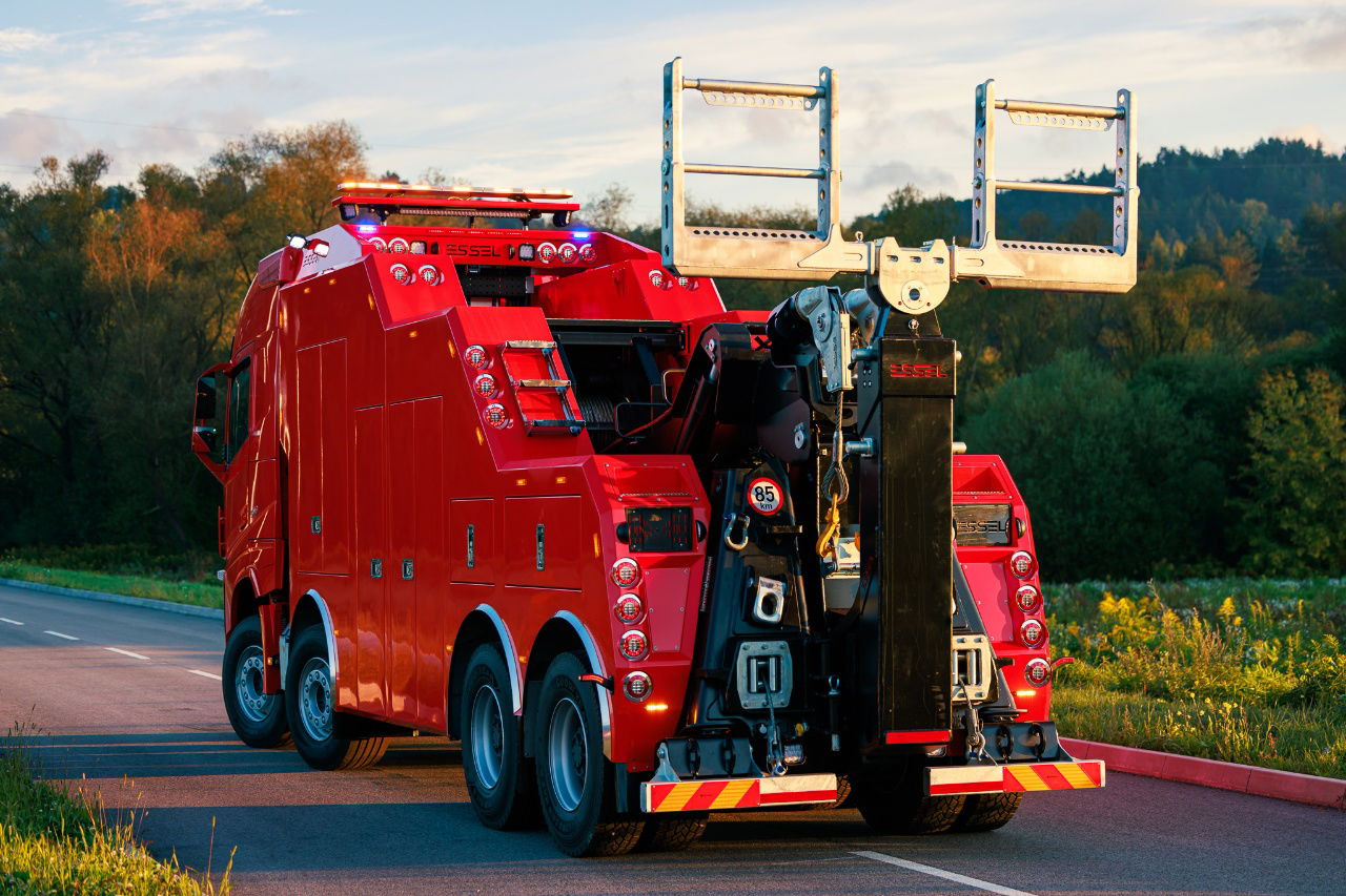 Abschleppwagen neu kaufen Volvo FH NEW ER4120 5 winches T-REX Volvo FH 540 8x4 WB6,0 White or RED: das Bild 12 Abschleppwagen neu kaufen Volvo FH NEW ER4120 5 winches T-REX Volvo FH 540 8x4 WB6,0 White or RED: das Bild 12