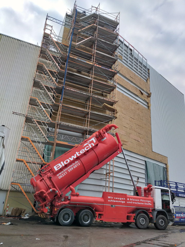 MERCEDES-BENZ Naaktgeboren Vacu-Press 8000 High-Lift V2A less km+hours! - Saug-/ Spülfahrzeug: das Bild 3 MERCEDES-BENZ Naaktgeboren Vacu-Press 8000 High-Lift V2A less km+hours! - Saug-/ Spülfahrzeug: das Bild 3