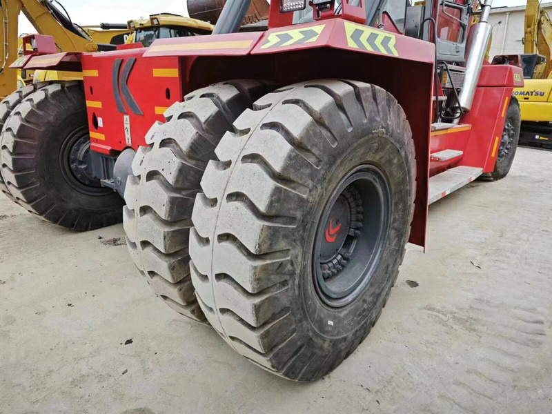 Kalmar DRF450 - Reach stacker: das Bild 4 Kalmar DRF450 - Reach stacker: das Bild 4