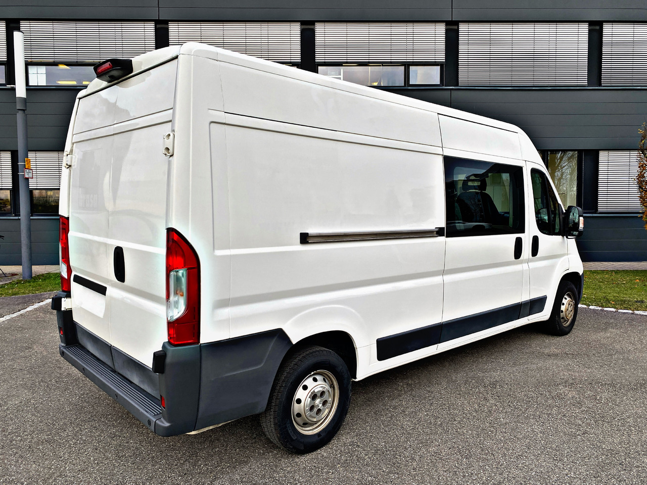 Peugeot Boxer Kasten Hoch 335 L3H2Pro|5Sitzer|Kamera|19% - Kastenwagen, Transporter mit Doppelkabine: das Bild 3 Peugeot Boxer Kasten Hoch 335 L3H2Pro|5Sitzer|Kamera|19% - Kastenwagen, Transporter mit Doppelkabine: das Bild 3