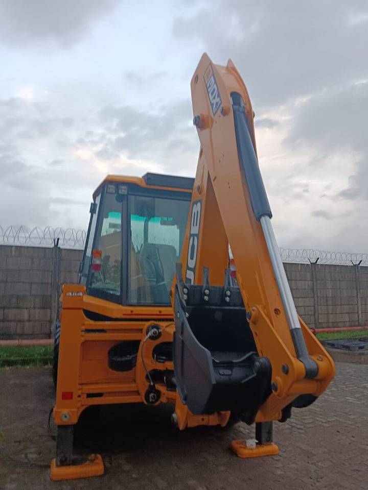 New JCB 3DX backhoe loader - Baggerlader: das Bild 3 New JCB 3DX backhoe loader - Baggerlader: das Bild 3