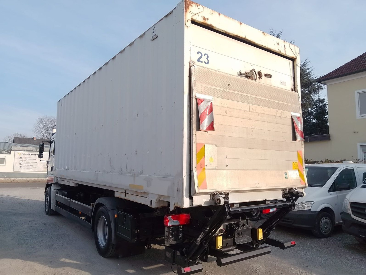 MAN TGA 18 320 - Containerwagen/ Wechselfahrgestell LKW: das Bild 3 MAN TGA 18 320 - Containerwagen/ Wechselfahrgestell LKW: das Bild 3