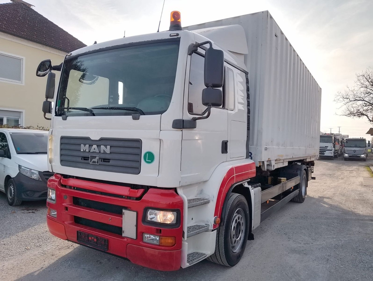 MAN TGA 18 320 - Containerwagen/ Wechselfahrgestell LKW: das Bild 1 MAN TGA 18 320 - Containerwagen/ Wechselfahrgestell LKW: das Bild 1