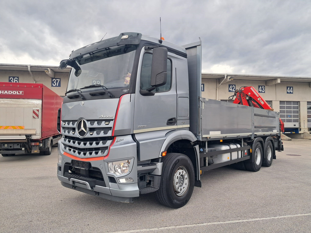 MERCEDES-BENZ AROCS 28.51 | 6x4| Retarder |Kran |Klima | Euro 6 - Pritsche LKW, Autokran: das Bild 1 MERCEDES-BENZ AROCS 28.51 | 6x4| Retarder |Kran |Klima | Euro 6 - Pritsche LKW, Autokran: das Bild 1