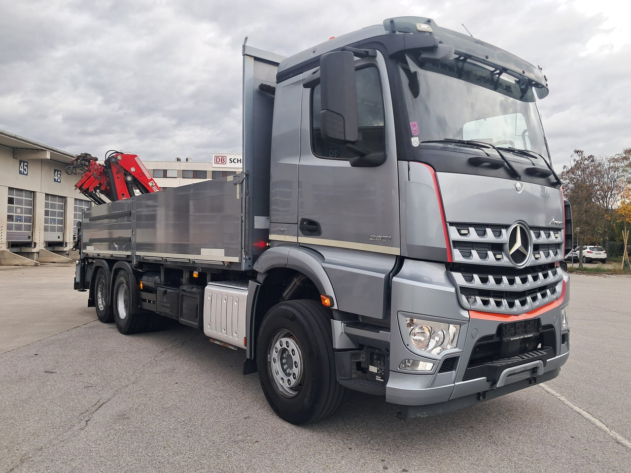 MERCEDES-BENZ AROCS 28.51 | 6x4| Retarder |Kran |Klima | Euro 6 - Pritsche LKW, Autokran: das Bild 2 MERCEDES-BENZ AROCS 28.51 | 6x4| Retarder |Kran |Klima | Euro 6 - Pritsche LKW, Autokran: das Bild 2