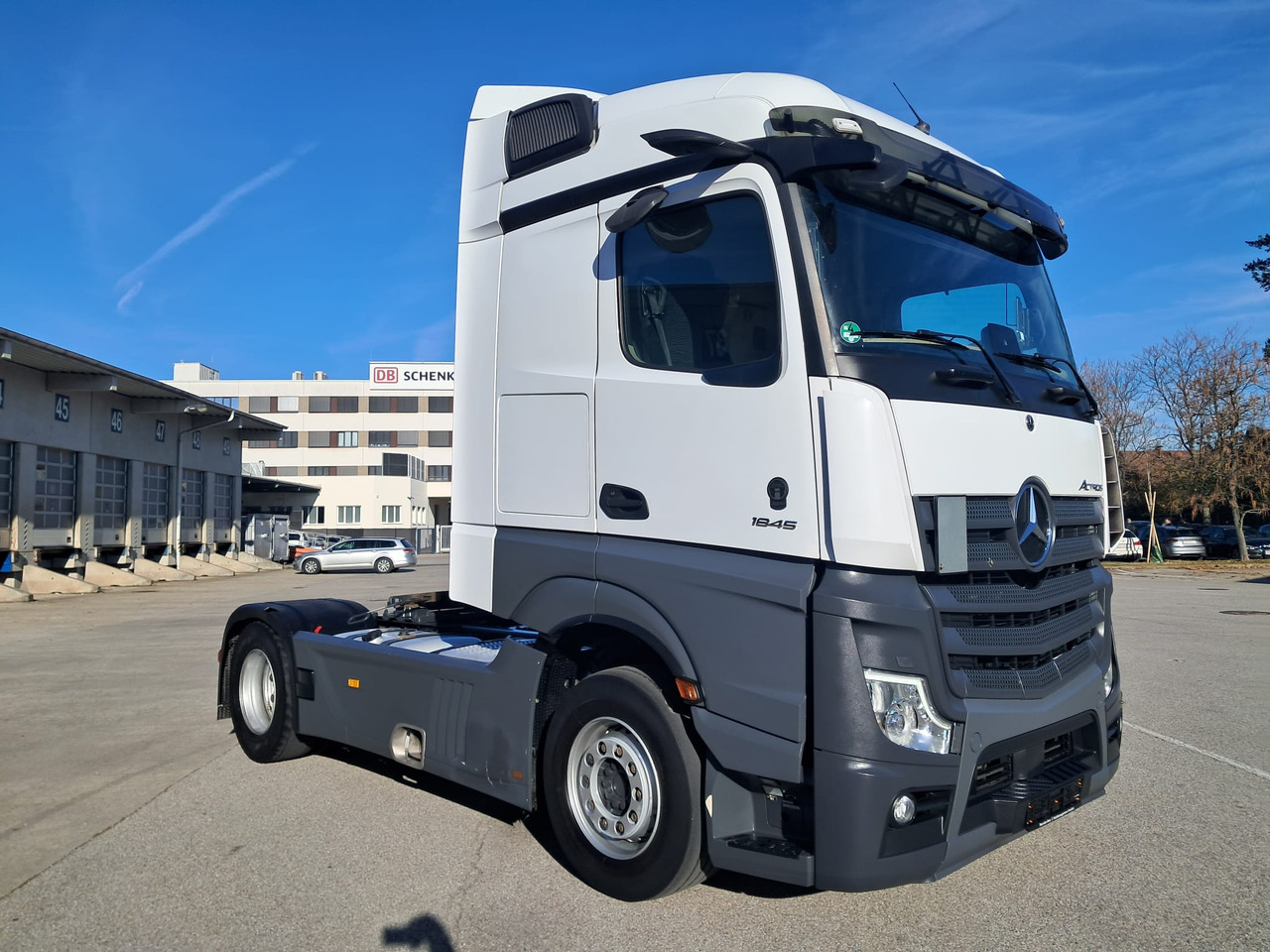 MERCEDES-BENZ Actros 18 45 | Retarder | Standklima | 4 Stück MP5 - Sattelzugmaschine: das Bild 2 MERCEDES-BENZ Actros 18 45 | Retarder | Standklima | 4 Stück MP5 - Sattelzugmaschine: das Bild 2