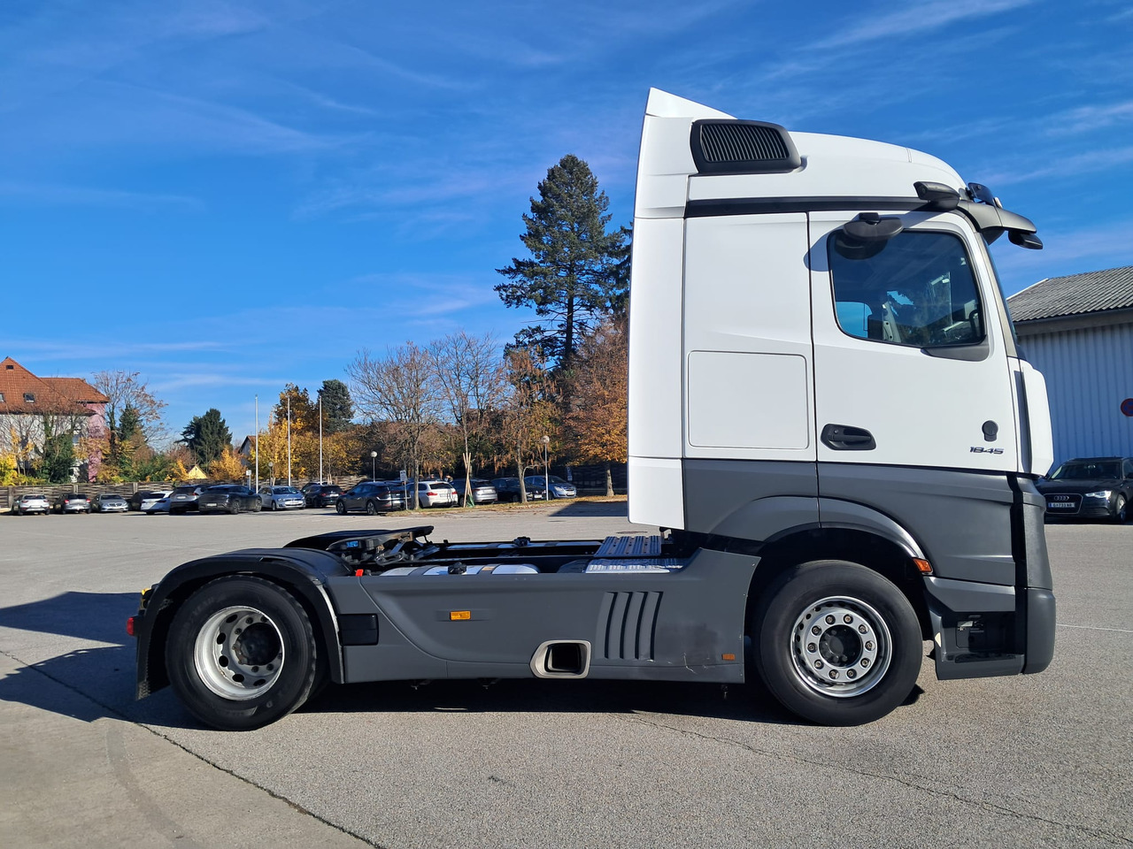 MERCEDES-BENZ Actros 18 45 | Retarder | Standklima | 4 Stück MP5 - Sattelzugmaschine: das Bild 5 MERCEDES-BENZ Actros 18 45 | Retarder | Standklima | 4 Stück MP5 - Sattelzugmaschine: das Bild 5