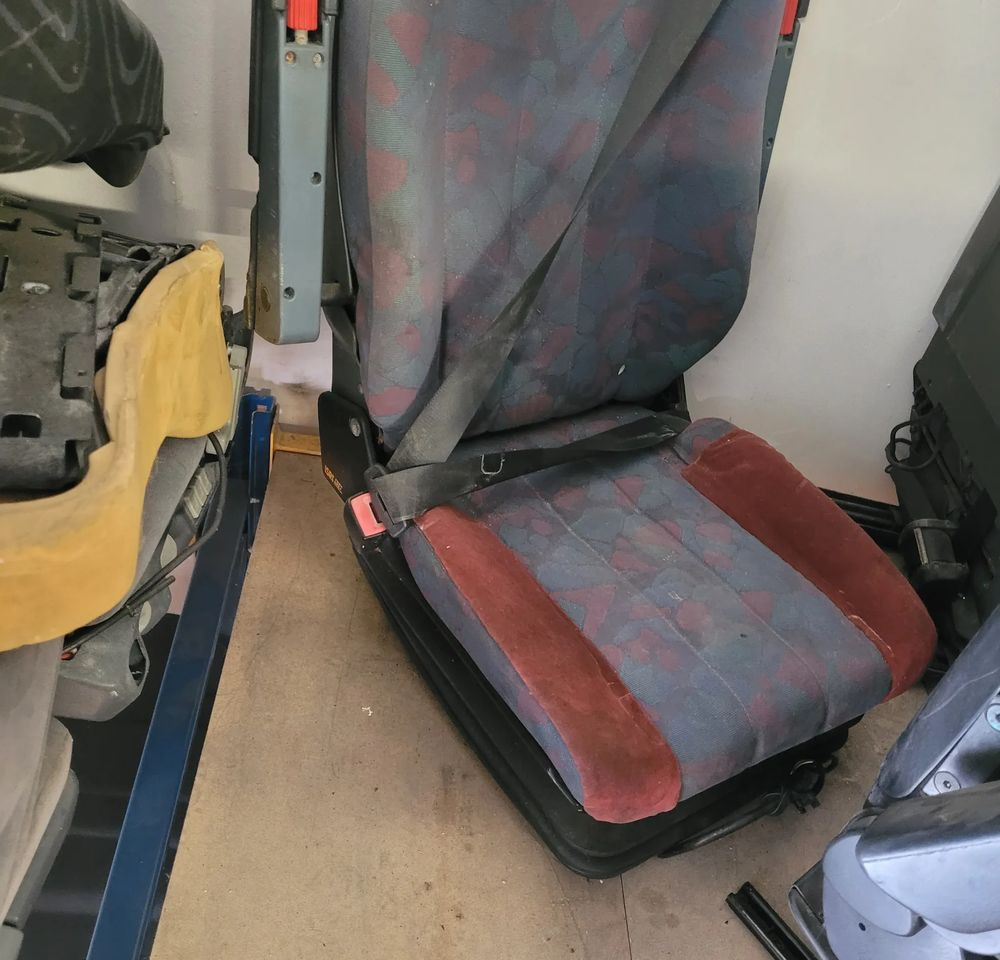 FOTEL KIEROWCY MERCEDES ATEGO CHWALIM116 - Ersatzteile für LKW: das Bild 3 FOTEL KIEROWCY MERCEDES ATEGO CHWALIM116 - Ersatzteile für LKW: das Bild 3