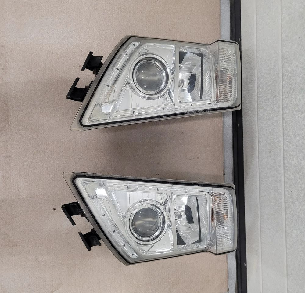 LAMPY VOLVO FH13 ORYGINAL KOMPLET - Lichter/ Leuchten für LKW: das Bild 1 LAMPY VOLVO FH13 ORYGINAL KOMPLET - Lichter/ Leuchten für LKW: das Bild 1