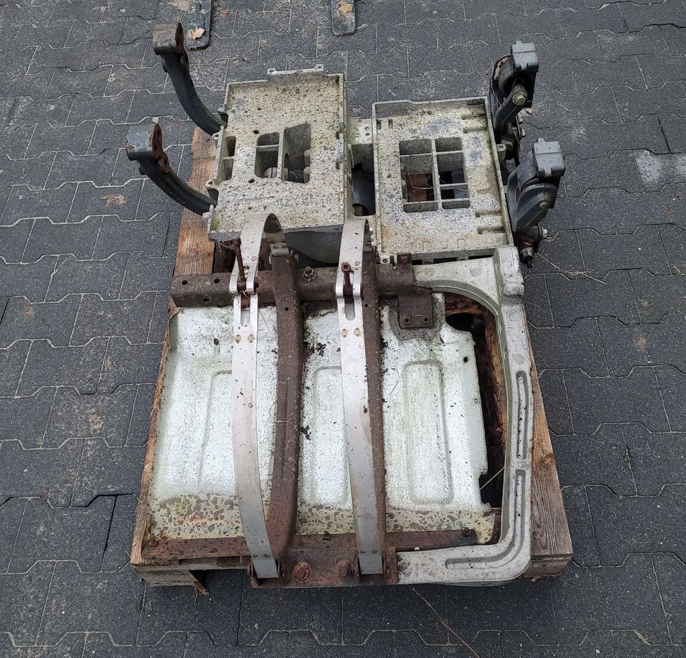 MOCOWANIE KATALIZATORA ,BATERII VOLVO FH13 ORYGINAŁ CHWALIM116 - Karosserie und Außen für LKW: das Bild 2 MOCOWANIE KATALIZATORA ,BATERII VOLVO FH13 ORYGINAŁ CHWALIM116 - Karosserie und Außen für LKW: das Bild 2