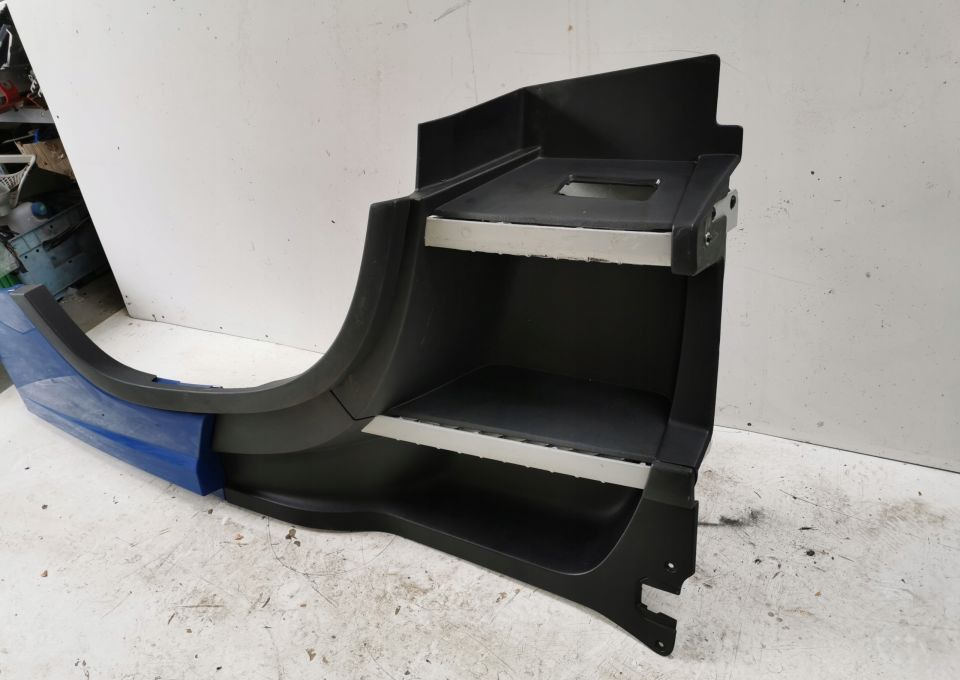 STOPNICA WŁAZ VOLVO FH4 LH. ORYGINAŁ - Trittbrett für LKW: das Bild 2 STOPNICA WŁAZ VOLVO FH4 LH. ORYGINAŁ - Trittbrett für LKW: das Bild 2