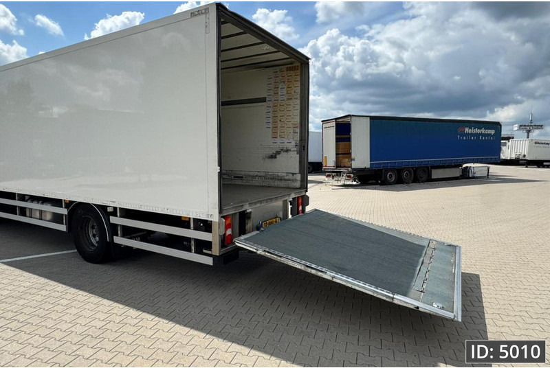Mercedes-Benz Antos 1824 Day Cab, Euro 6, / Cargolift 2500KG - Koffer LKW: das Bild 3 Mercedes-Benz Antos 1824 Day Cab, Euro 6, / Cargolift 2500KG - Koffer LKW: das Bild 3