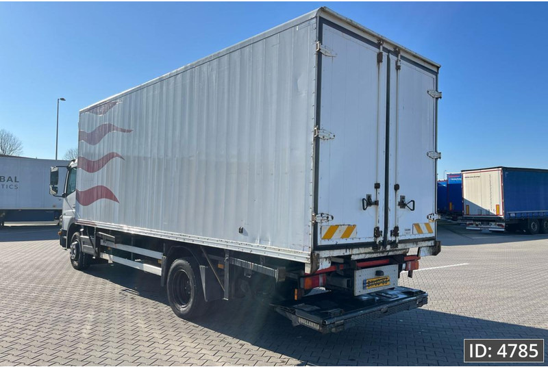 Mercedes-Benz Atego 1318 Day Cab, Euro 5, BDF / EPS automatic / DHOLLANDIA 2000KG - Containerwagen/ Wechselfahrgestell LKW: das Bild 2 Mercedes-Benz Atego 1318 Day Cab, Euro 5, BDF / EPS automatic / DHOLLANDIA 2000KG - Containerwagen/ Wechselfahrgestell LKW: das Bild 2