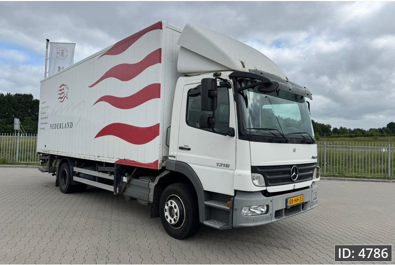 Mercedes-Benz Atego 1318 Day Cab, Euro 5, BDF / EPS automatic / DHOLLANDIA 2000KG - Containerwagen/ Wechselfahrgestell LKW: das Bild 4 Mercedes-Benz Atego 1318 Day Cab, Euro 5, BDF / EPS automatic / DHOLLANDIA 2000KG - Containerwagen/ Wechselfahrgestell LKW: das Bild 4
