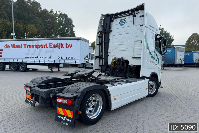 Volvo FH 460 Globetrotter XL, Euro 6, / Like new! / Special interior / Standklima / 2 Tanks - Sattelzugmaschine: das Bild 3 Volvo FH 460 Globetrotter XL, Euro 6, / Like new! / Special interior / Standklima / 2 Tanks - Sattelzugmaschine: das Bild 3