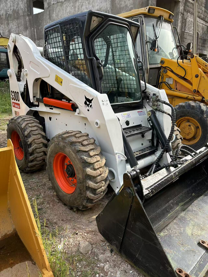 BOBCAT BOBCAT Skid Steer Loader S300 - Kompaktlader: das Bild 1 BOBCAT BOBCAT Skid Steer Loader S300 - Kompaktlader: das Bild 1