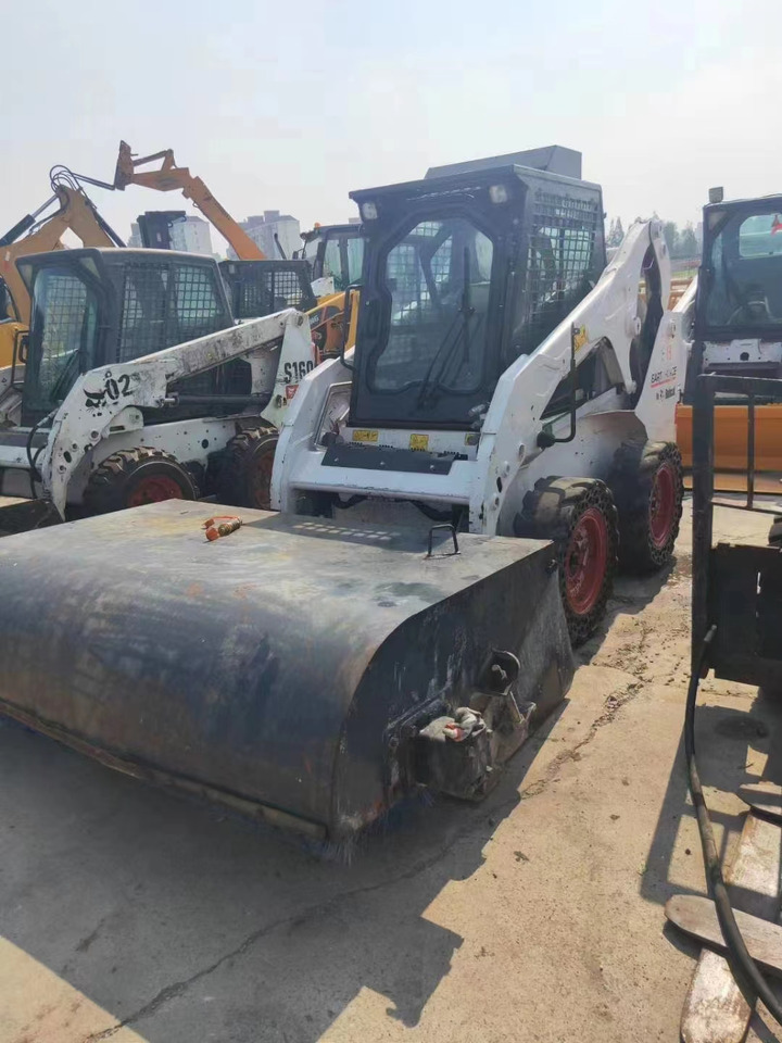 BOBCAT Skid Steer Loader S18 - Baumaschine: das Bild 1 BOBCAT Skid Steer Loader S18 - Baumaschine: das Bild 1
