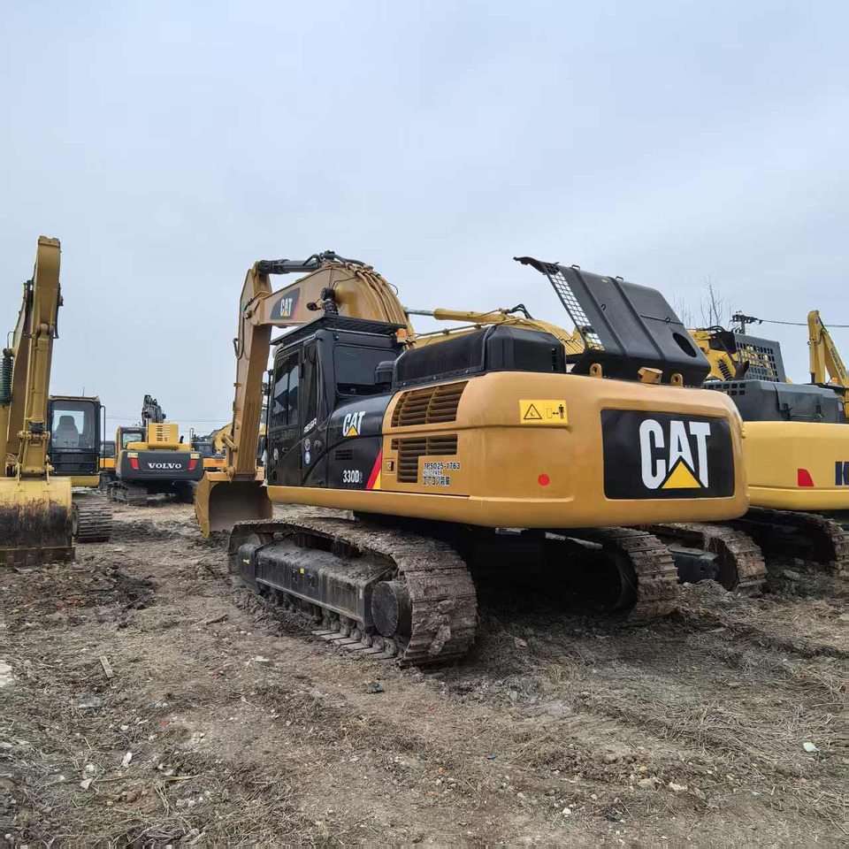CAT 330D2 - Kettenbagger: das Bild 2 CAT 330D2 - Kettenbagger: das Bild 2