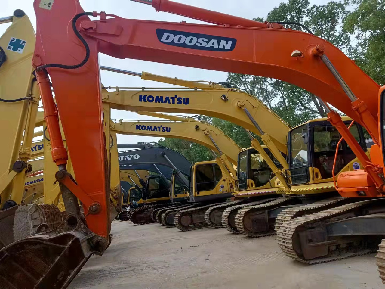 DOOSAN DH300LC-7 - Kettenbagger: das Bild 4 DOOSAN DH300LC-7 - Kettenbagger: das Bild 4