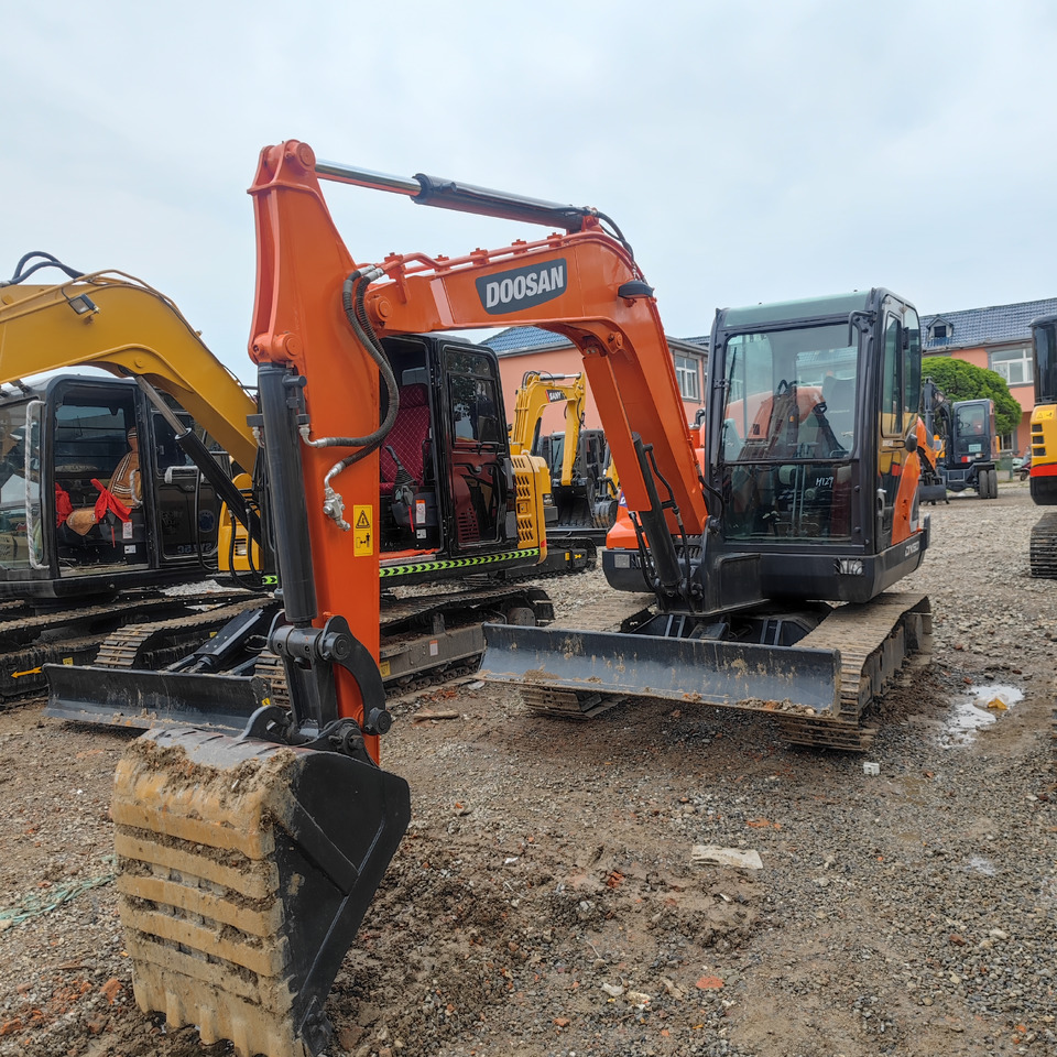 DOOSAN DX60 Mini excavator 6 T - Minibagger: das Bild 2 DOOSAN DX60 Mini excavator 6 T - Minibagger: das Bild 2