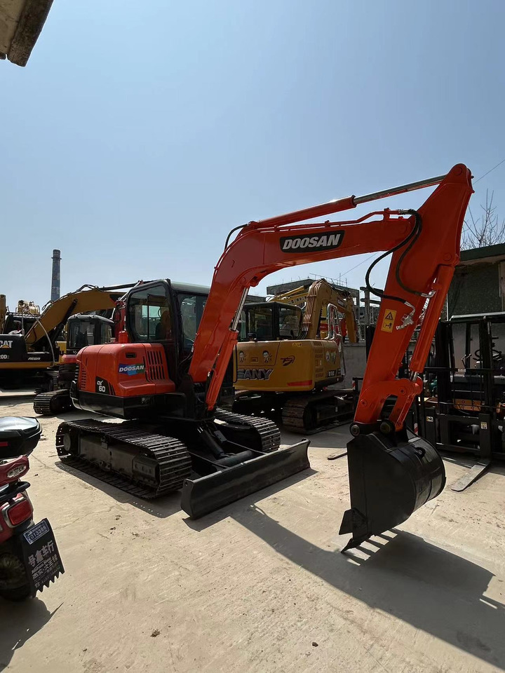 DOOSAN DX60 Mini excavator 6ton - Minibagger: das Bild 2 DOOSAN DX60 Mini excavator 6ton - Minibagger: das Bild 2