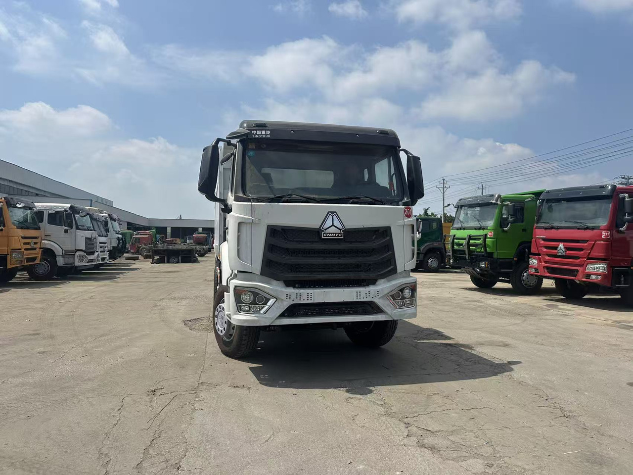 SINOTRUK HOWO 6x4 Dump Truck Click for Discount - Kipper: das Bild 2 SINOTRUK HOWO 6x4 Dump Truck Click for Discount - Kipper: das Bild 2