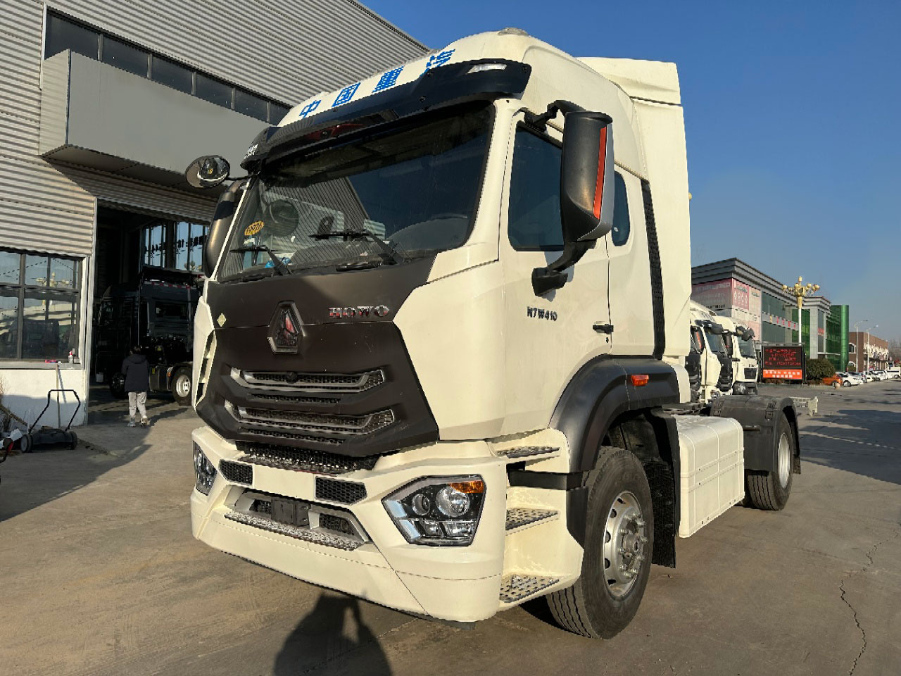 HOWO N7W 410 Haohan Tractor Unit 4X2 - Sattelzugmaschine: das Bild 2 HOWO N7W 410 Haohan Tractor Unit 4X2 - Sattelzugmaschine: das Bild 2