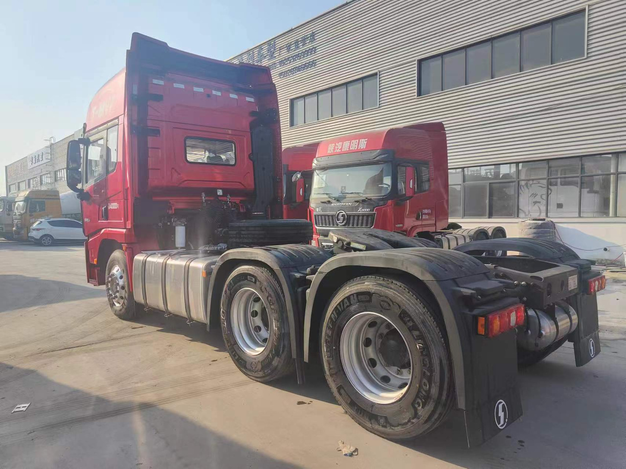 SINOTRUK Delong X5000 4X2 Automatic Tractor Unit - Sattelzugmaschine: das Bild 4 SINOTRUK Delong X5000 4X2 Automatic Tractor Unit - Sattelzugmaschine: das Bild 4