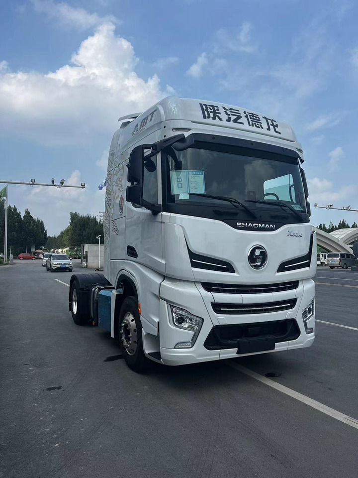 SINOTRUK Delong X6000 Tractor Unit 4X2 Automatic Transmission - Sattelzugmaschine: das Bild 1 SINOTRUK Delong X6000 Tractor Unit 4X2 Automatic Transmission - Sattelzugmaschine: das Bild 1