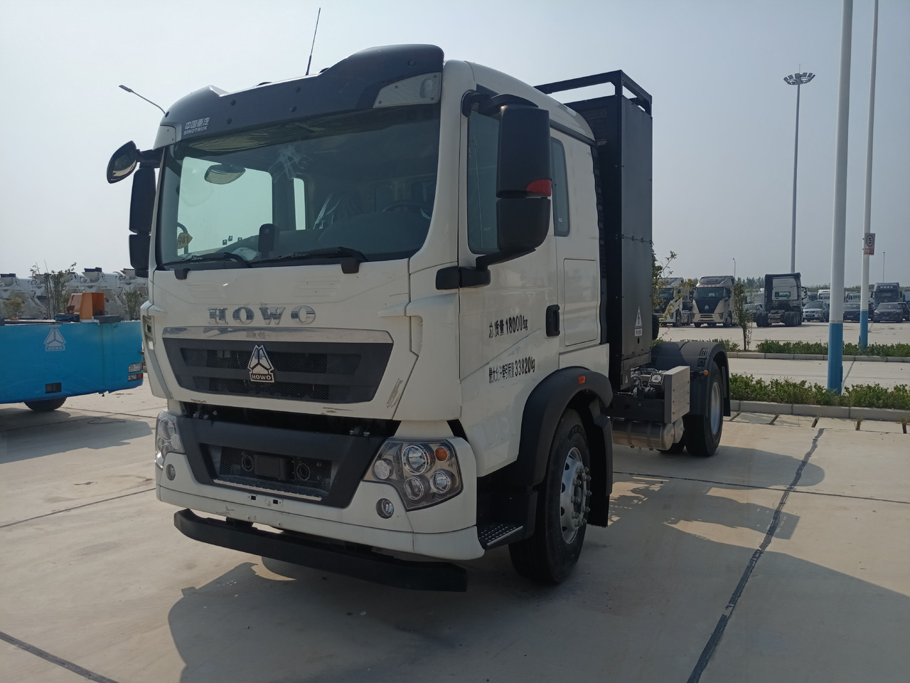 SINOTRUK HOWO TX 4x2 E-Tractor Unit Zero Emission Maximum Profit - Sattelzugmaschine: das Bild 1 SINOTRUK HOWO TX 4x2 E-Tractor Unit Zero Emission Maximum Profit - Sattelzugmaschine: das Bild 1
