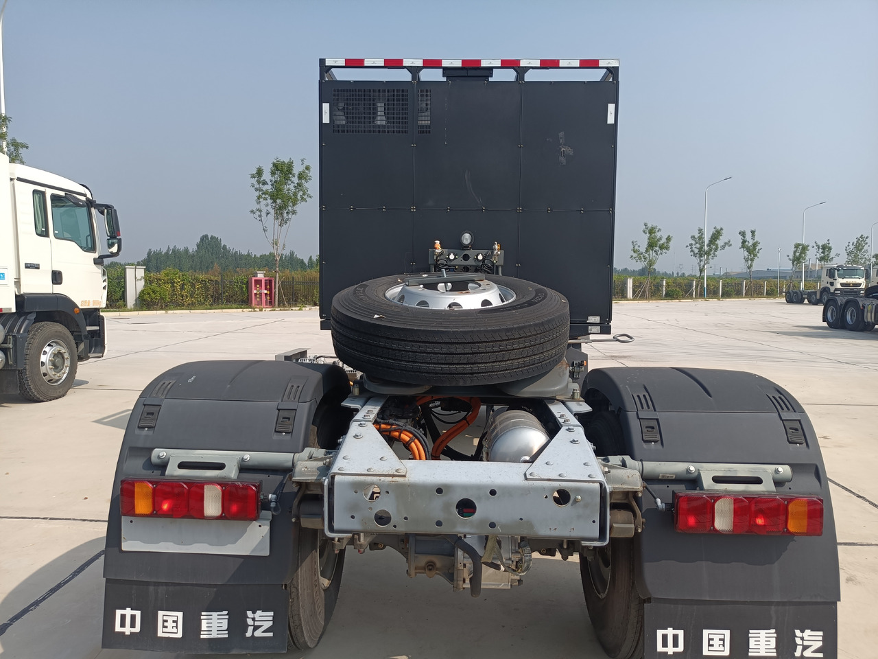 SINOTRUK HOWO TX 4x2 E-Tractor Unit Zero Emission Maximum Profit - Sattelzugmaschine: das Bild 5 SINOTRUK HOWO TX 4x2 E-Tractor Unit Zero Emission Maximum Profit - Sattelzugmaschine: das Bild 5