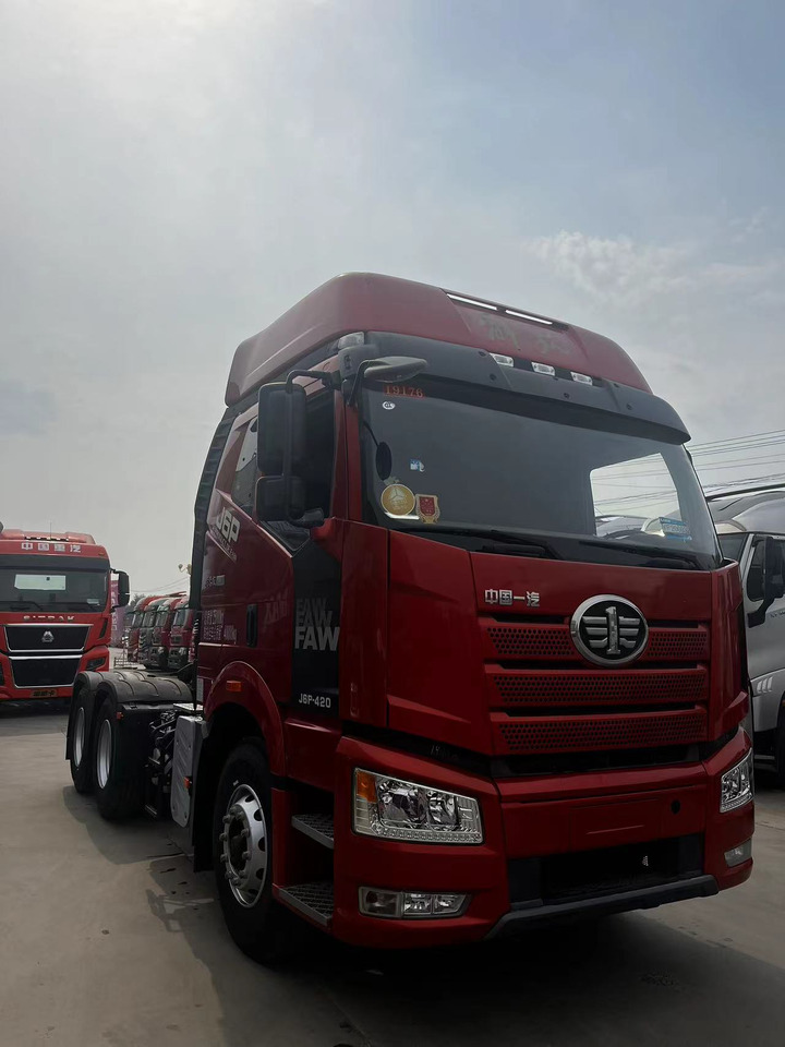 SINOTRUK Tractor Unit J6P 6X4 Manual Transmission New - Sattelzugmaschine: das Bild 3 SINOTRUK Tractor Unit J6P 6X4 Manual Transmission New - Sattelzugmaschine: das Bild 3