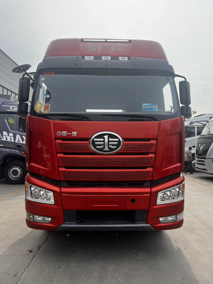 SINOTRUK Tractor Unit J6P 6X4 Manual Transmission New - Sattelzugmaschine: das Bild 2 SINOTRUK Tractor Unit J6P 6X4 Manual Transmission New - Sattelzugmaschine: das Bild 2