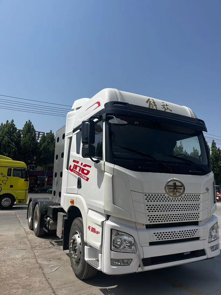 SINOTRUK Tractor Unit JH6 6X4 Manual Transmission New - Sattelzugmaschine: das Bild 1 SINOTRUK Tractor Unit JH6 6X4 Manual Transmission New - Sattelzugmaschine: das Bild 1