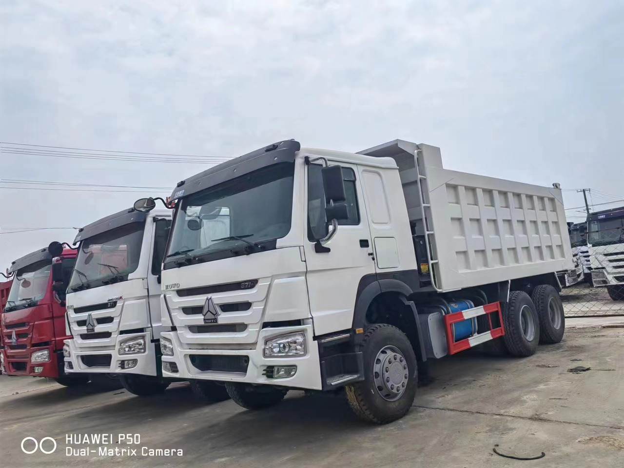 Sino HOWO 6x4 Dump Truck Click for Discount - Kipper: das Bild 1 Sino HOWO 6x4 Dump Truck Click for Discount - Kipper: das Bild 1