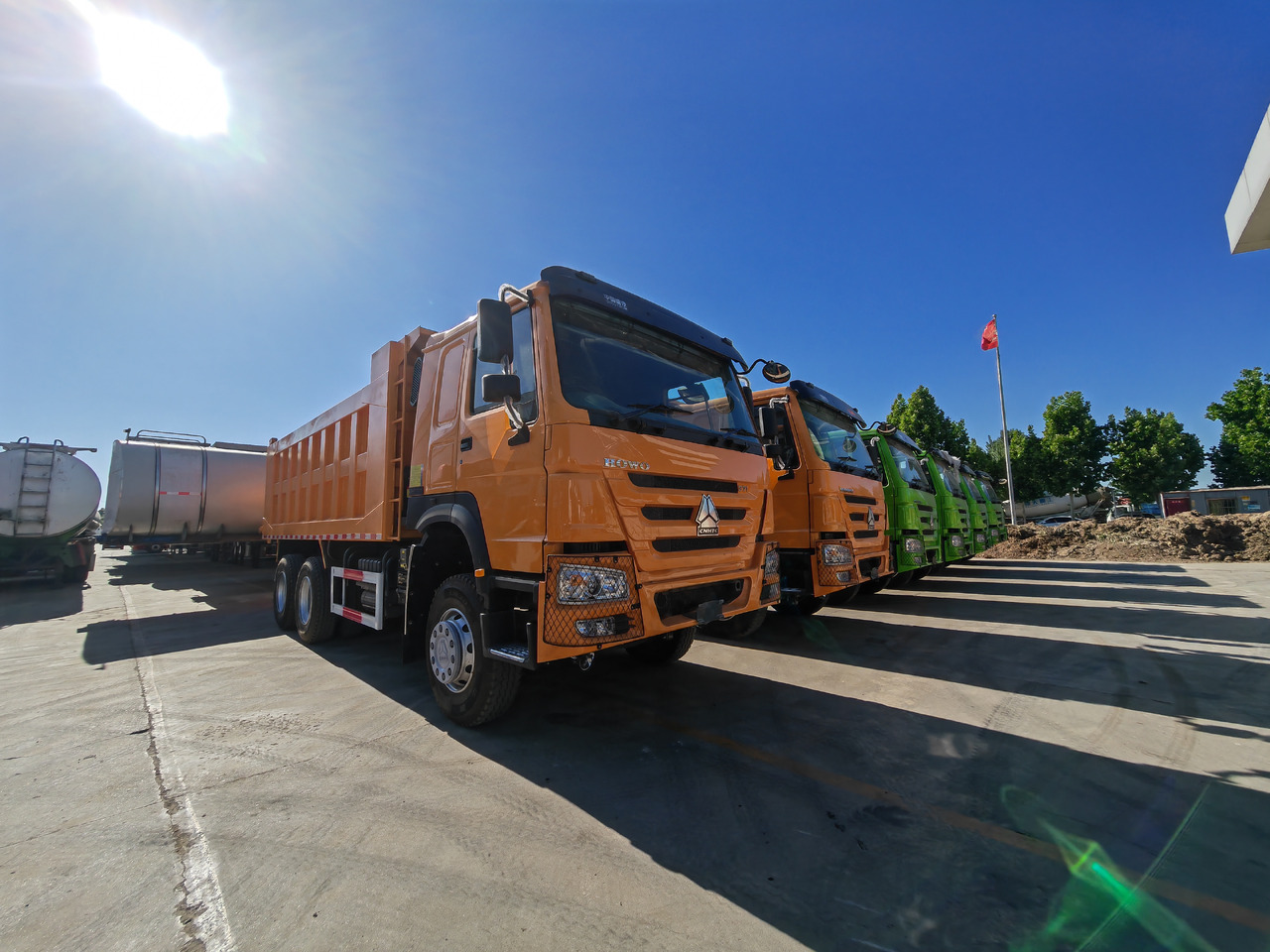 Sinotrack HOWO 6x4 Dump Truck Click for Discount - Kipper: das Bild 1 Sinotrack HOWO 6x4 Dump Truck Click for Discount - Kipper: das Bild 1