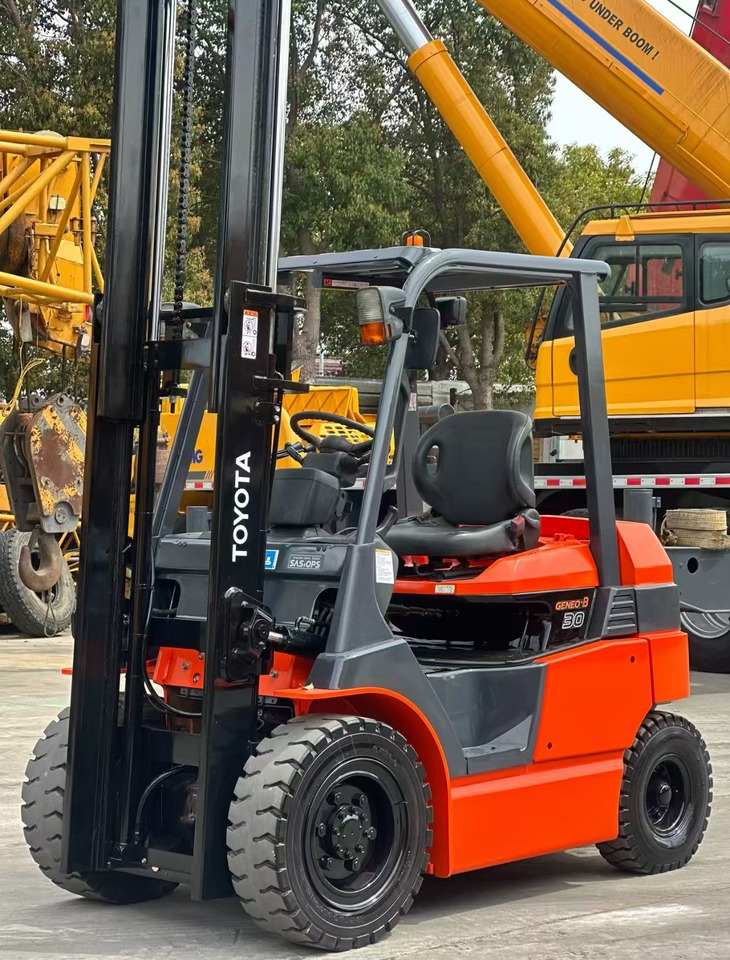 TOYOTA 3Ton Forklift Click for Discount - Elektrostapler: das Bild 3 TOYOTA 3Ton Forklift Click for Discount - Elektrostapler: das Bild 3