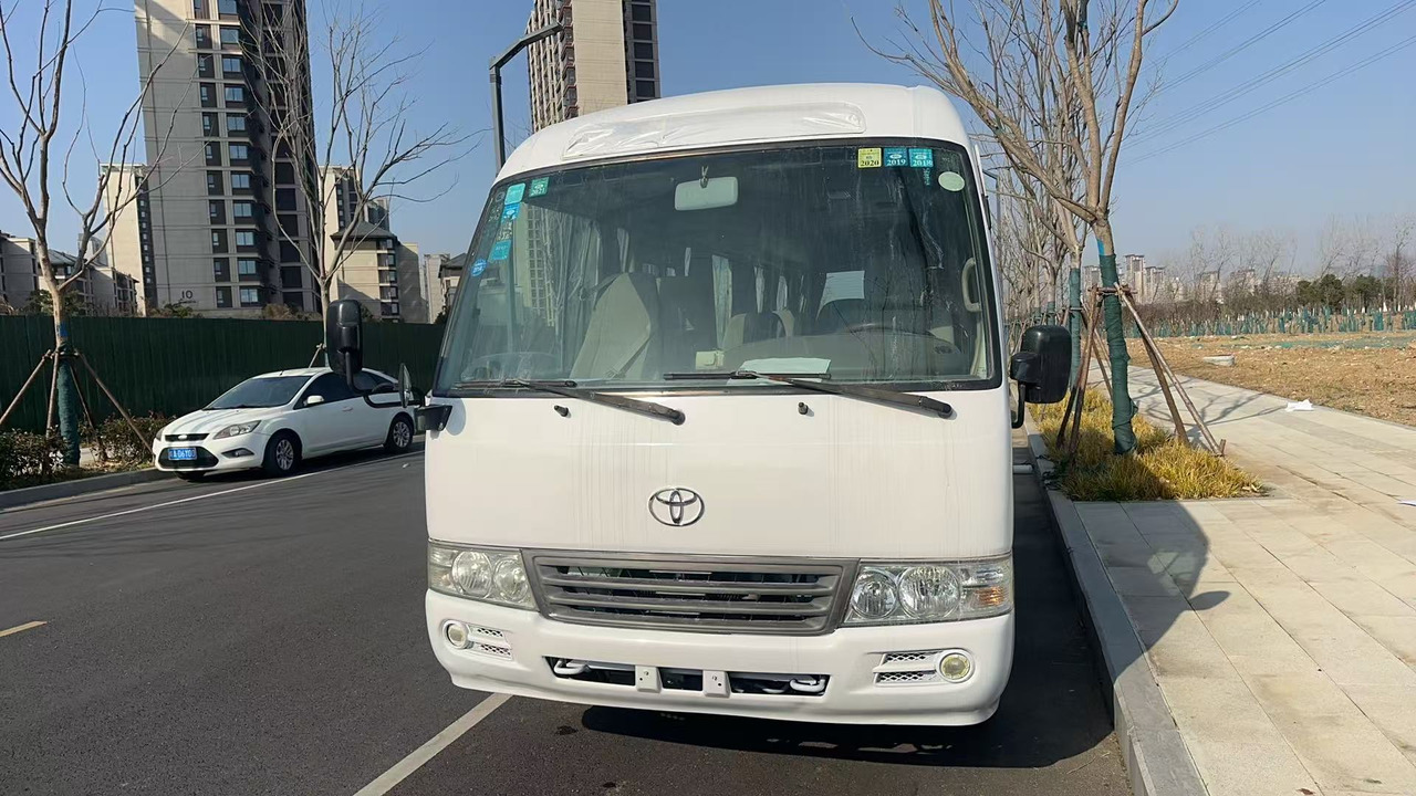 TOYOTA Mini Coach White Low Mileage - Reisebus: das Bild 1 TOYOTA Mini Coach White Low Mileage - Reisebus: das Bild 1