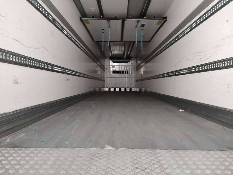 Semi-remorque 3 Essieux 38 TONNES HAYON AUTONOME CAISSE CHEREAU GROUPE CARRIER VECTOR 1950 MT - Kühlkoffer Auflieger: das Bild 4 Semi-remorque 3 Essieux 38 TONNES HAYON AUTONOME CAISSE CHEREAU GROUPE CARRIER VECTOR 1950 MT - Kühlkoffer Auflieger: das Bild 4