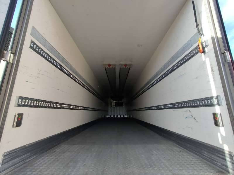 Semi-remorque 3 Essieux 38 TONNES HAYON CAISSE CHEREAU GROUPE CARRIER VECTOR 1550 - Kühlkoffer Auflieger: das Bild 5 Semi-remorque 3 Essieux 38 TONNES HAYON CAISSE CHEREAU GROUPE CARRIER VECTOR 1550 - Kühlkoffer Auflieger: das Bild 5