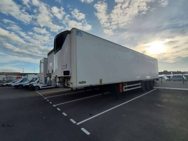 Semi-remorque 3 Essieux 38 TONNES HAYON CAISSE CHEREAU GROUPE CARRIER VECTOR HE 19 MT - Kühlkoffer Auflieger: das Bild 1 Semi-remorque 3 Essieux 38 TONNES HAYON CAISSE CHEREAU GROUPE CARRIER VECTOR HE 19 MT - Kühlkoffer Auflieger: das Bild 1