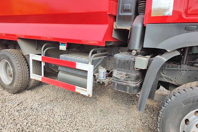 SINOTRUK Howo 371 10 Wheeler Used Dump Trucks for Sale in Congo - Kipper: das Bild 5 SINOTRUK Howo 371 10 Wheeler Used Dump Trucks for Sale in Congo - Kipper: das Bild 5