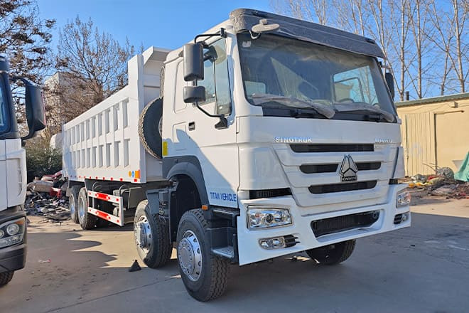 SINOTRUK Sinotruk Howo 371 8x4 Dump Truck for Sale in Libya - Kipper: das Bild 1 SINOTRUK Sinotruk Howo 371 8x4 Dump Truck for Sale in Libya - Kipper: das Bild 1