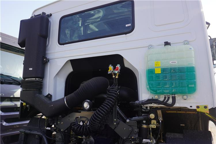 SINOTRUK Howo 430 Truck Head for Sale In Zambia - Sattelzugmaschine: das Bild 4 SINOTRUK Howo 430 Truck Head for Sale In Zambia - Sattelzugmaschine: das Bild 4