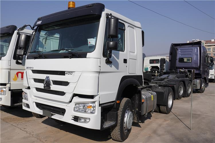 SINOTRUK Howo 430 Truck Head for Sale In Zambia - Sattelzugmaschine: das Bild 1 SINOTRUK Howo 430 Truck Head for Sale In Zambia - Sattelzugmaschine: das Bild 1