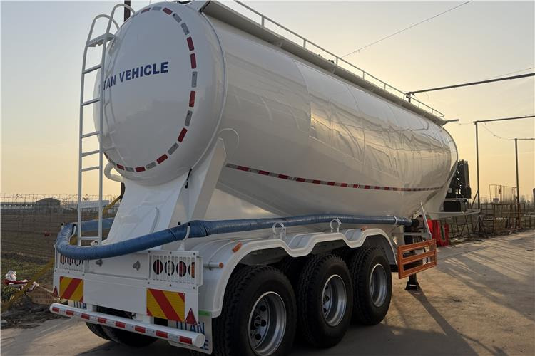 TITAN 3 Axle 50 Ton Dry Bulker Cement Tanker Trailer for Sale In Saudi Arabia - Siloauflieger: das Bild 2 TITAN 3 Axle 50 Ton Dry Bulker Cement Tanker Trailer for Sale In Saudi Arabia - Siloauflieger: das Bild 2